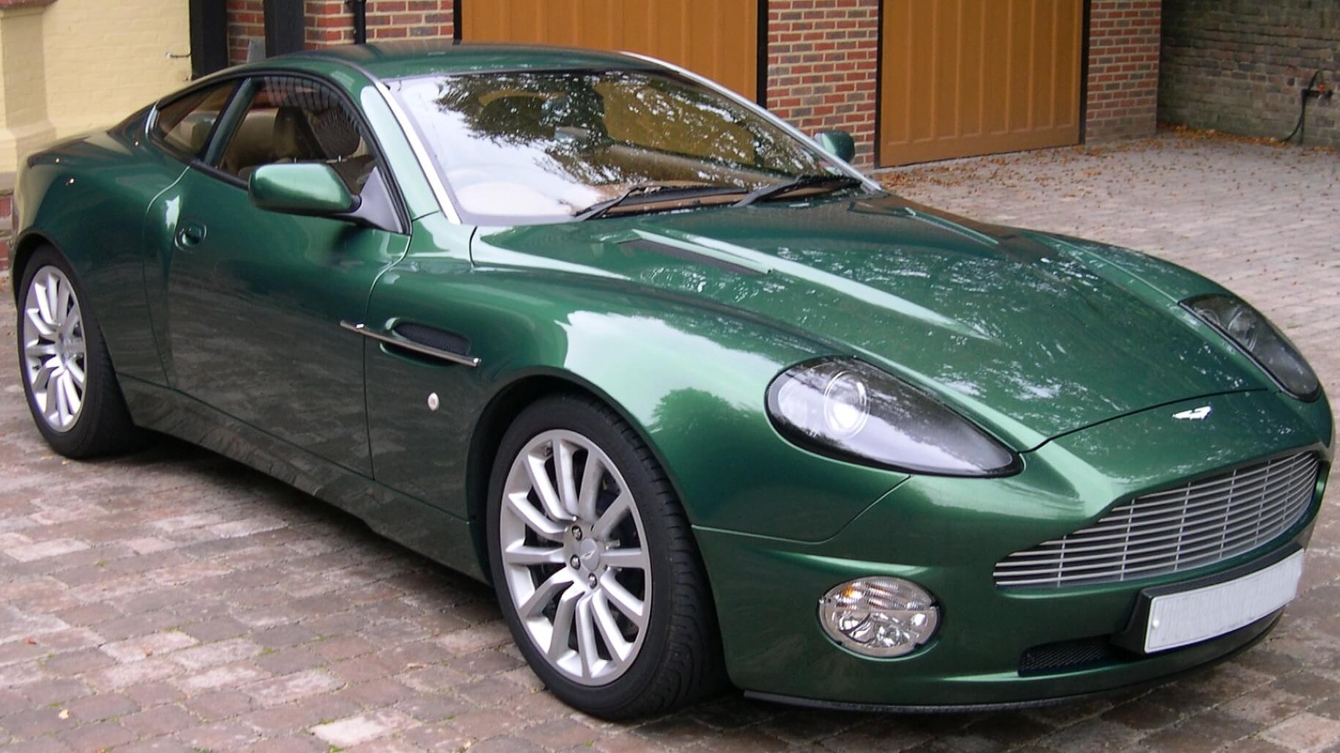 Aston Martin DB7 Car Insurance Header Image