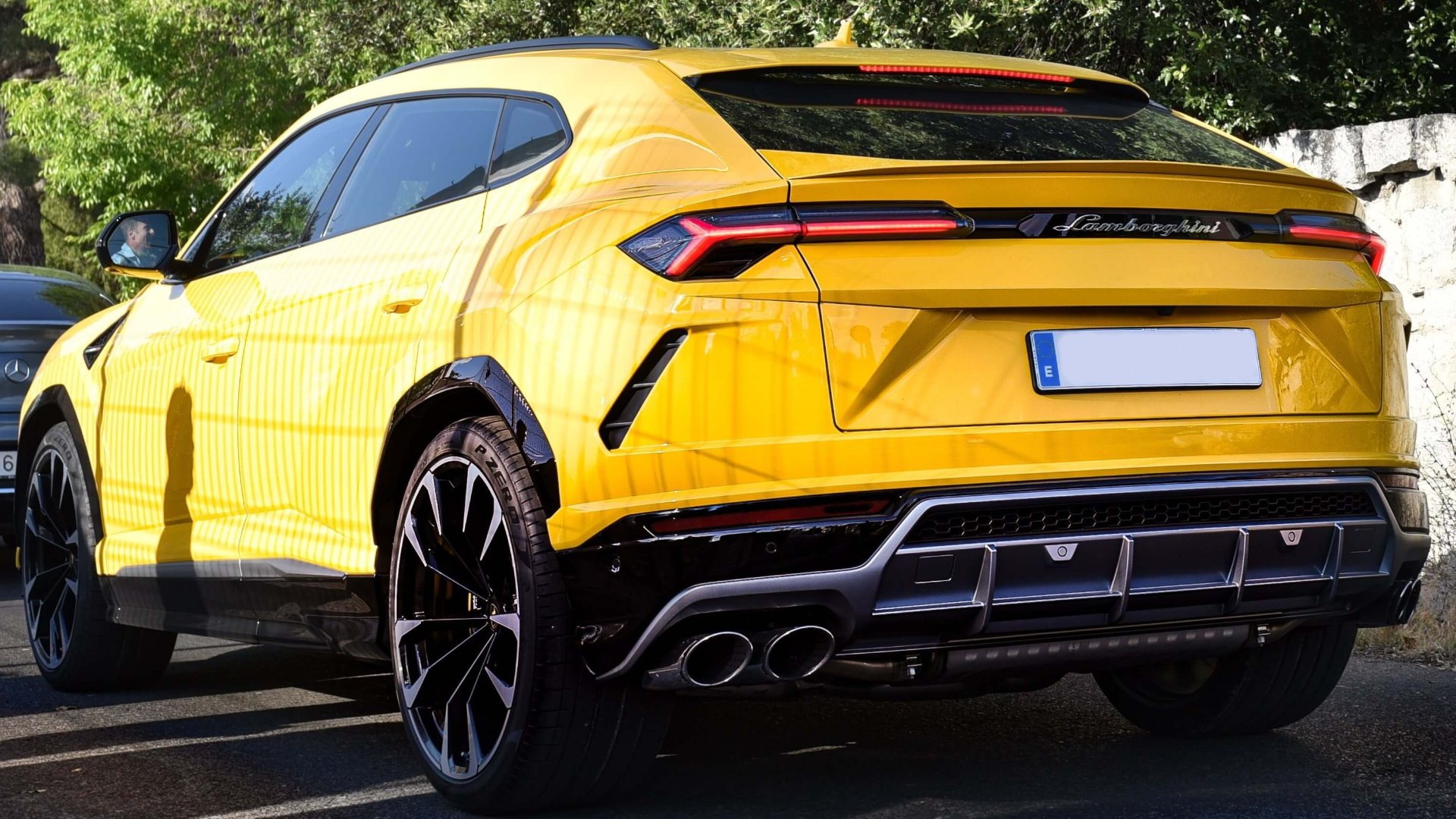 Lamborghini Urus Insurance Header Image