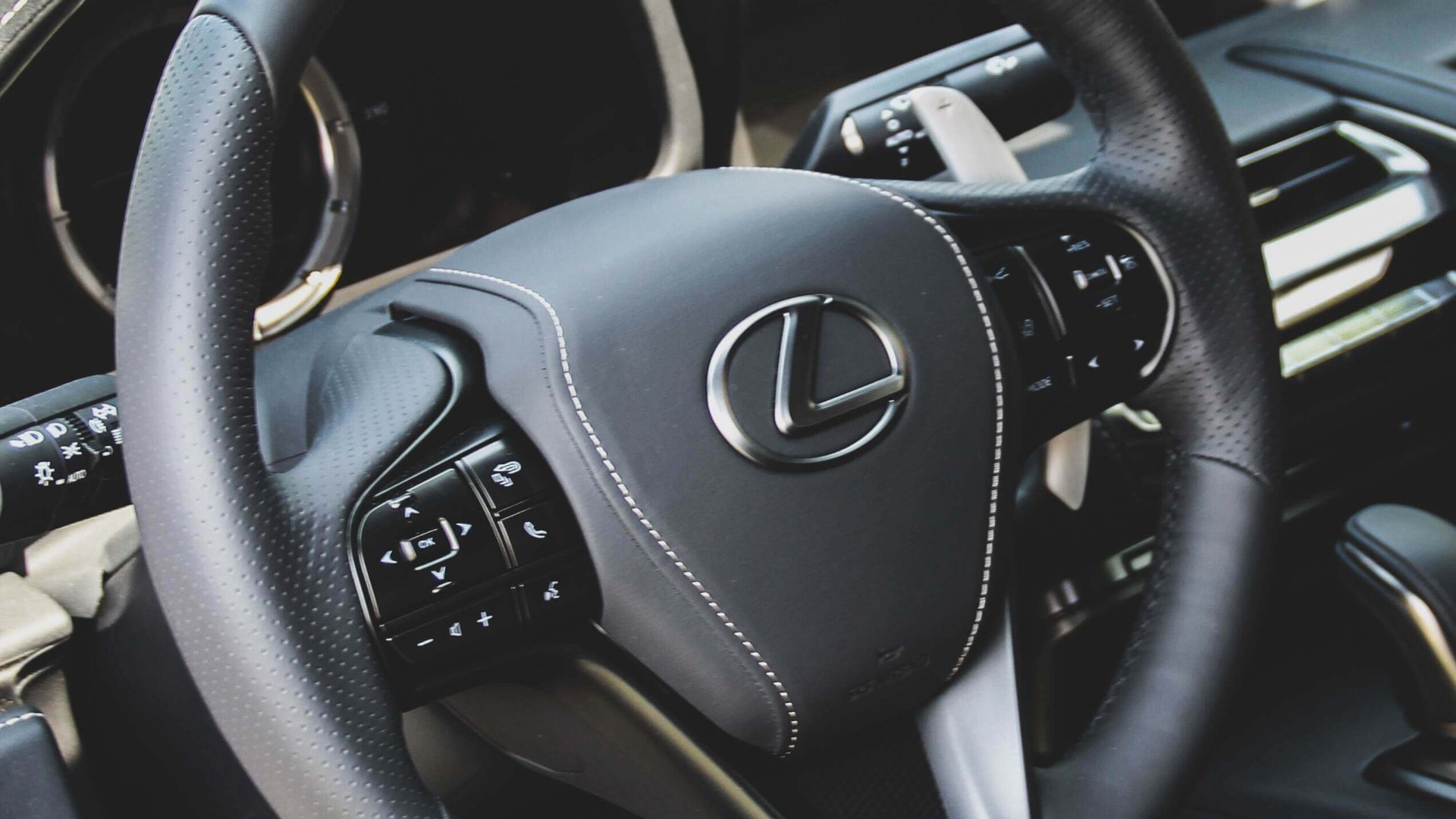 Lexus UX Car Insurance Header Image