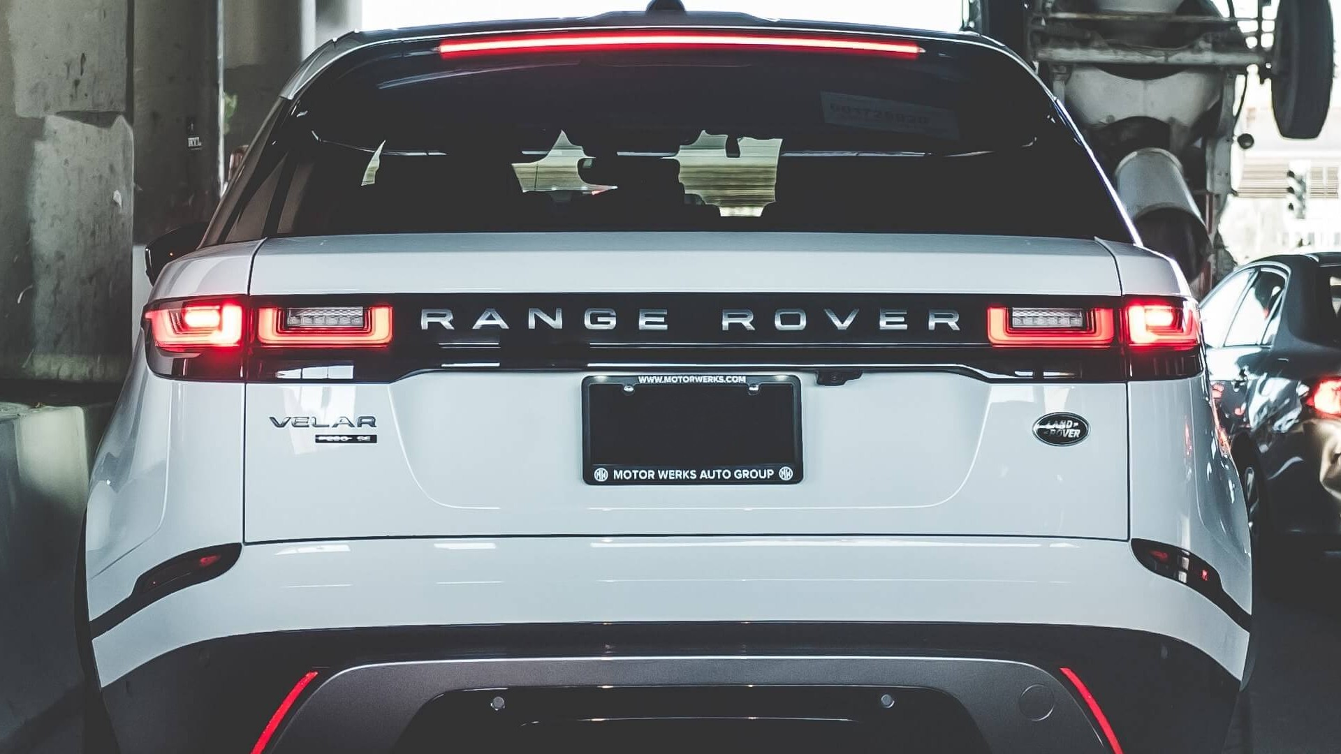 Range Rover Velar Insurance Header Image