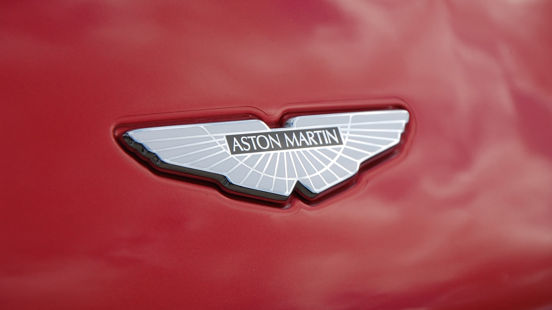 Aston Martin DBX Car Insurance Header Image