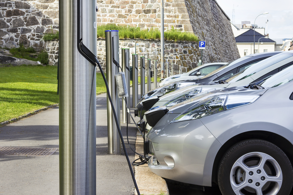 BREAKING: All UK petrol stations to be scrapped before 2030 in favour of electric charging pods Header Image