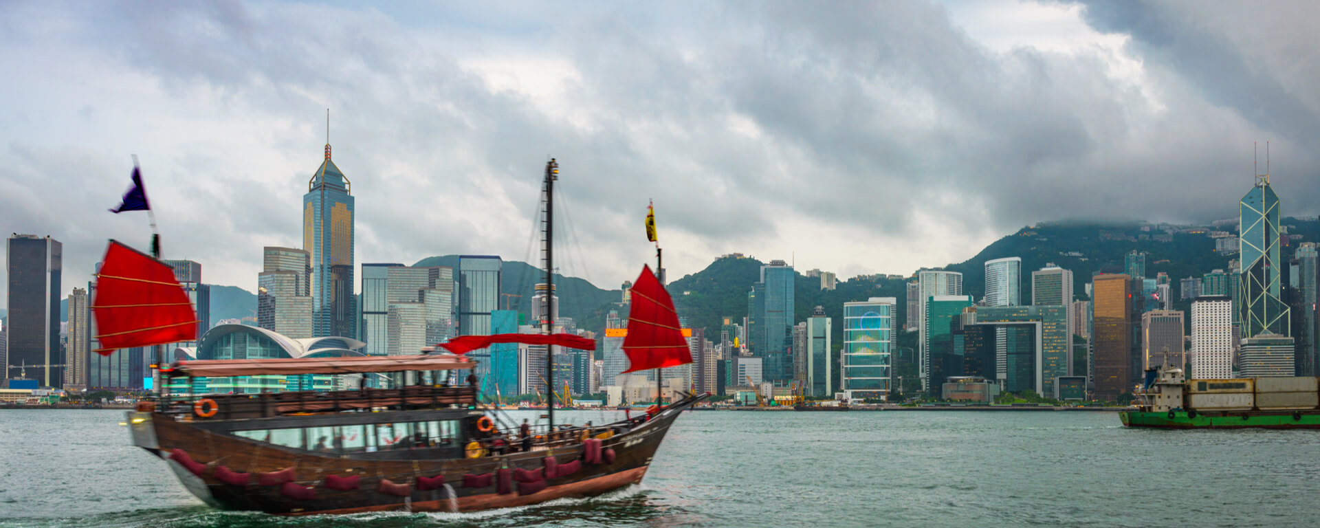 Car Insurance for Hong Kong Drivers in the UK Header Image