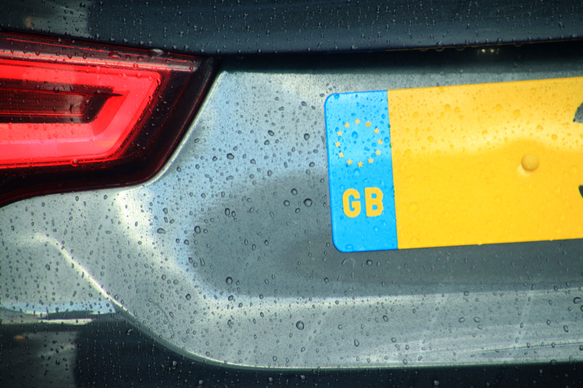 A Guide to Number Plates in the UK – Laws & Customisations Header Image