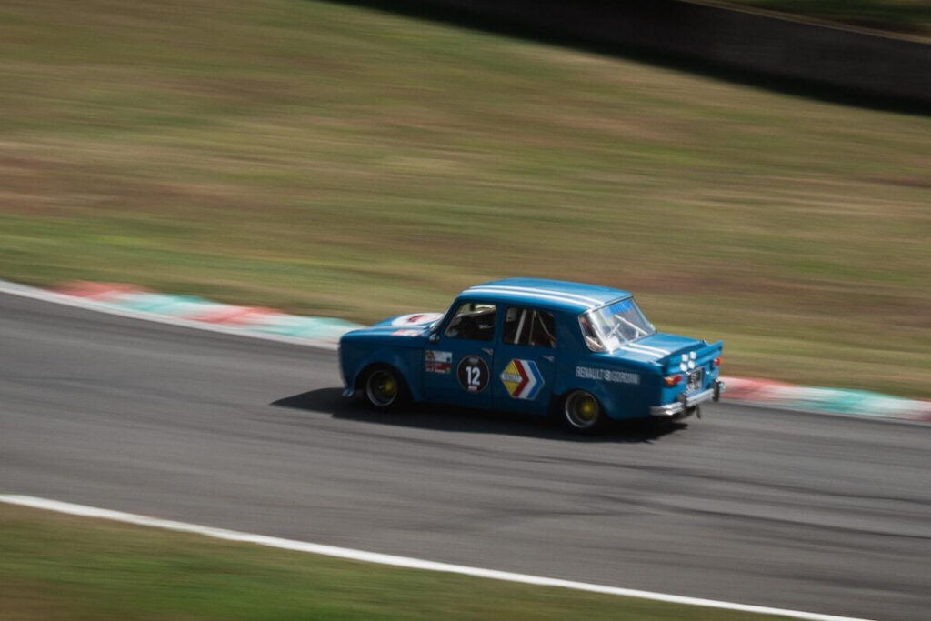 Renault-Gordini-Hot-Hatch-1