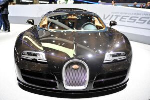 Hypercar vs Supercar: What’s the Difference? - Blog Card Image